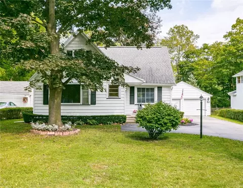 80 South St, Pittsford, NY 14534
