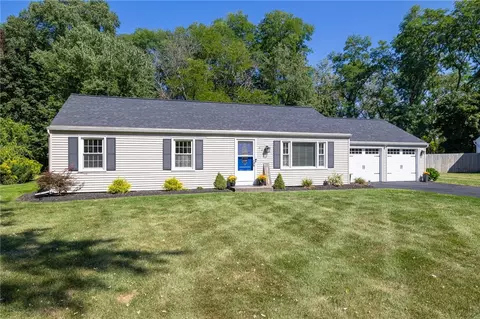 22 Butternut Dr, Pittsford, NY 14534