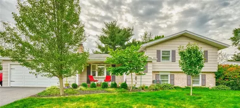 13 Jonathan Dr, Greece, NY 14612