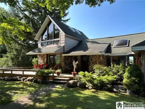 218 Porter Rd, Pomfret, NY 14063