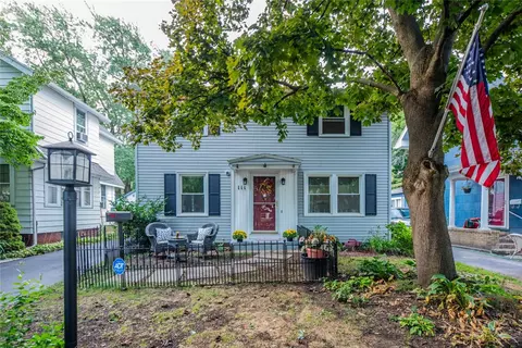 111 Leland Rd, Irondequoit, NY 14617