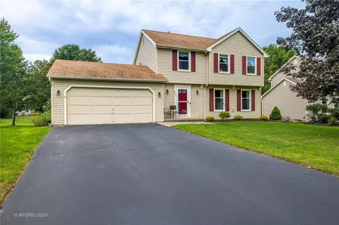 711 Brookeville Dr, Webster, NY 14580