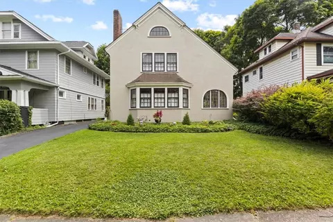15 Laurelton Rd, Rochester, NY 14609
