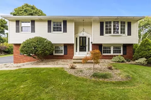 90 Yarkerdale Dr, Greece, NY 14615