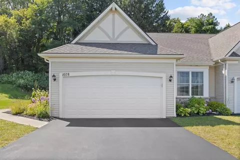 1078 Chapelhill Dr, Victor, NY 14564