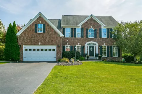 4 Chadwick Mnr, Perinton, NY 14450