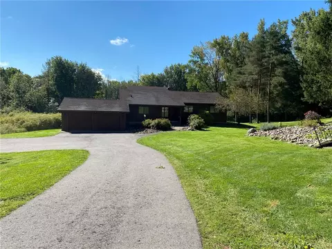 648 Atlantic Ave, Macedon, NY 14502