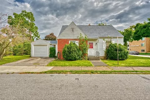 88 Fort Hill Ter, Rochester, NY 14620