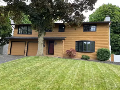 137 Hancock Dr, Syracuse, NY 13207