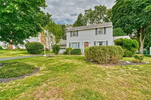 26 Oakcrest Dr, Irondequoit, NY 14617 photo 2