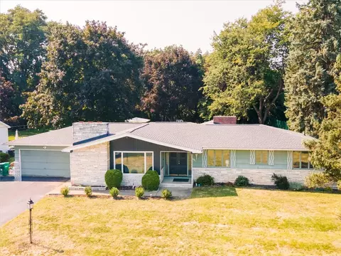 641 Thomas Ave, Irondequoit, NY 14617 photo 2