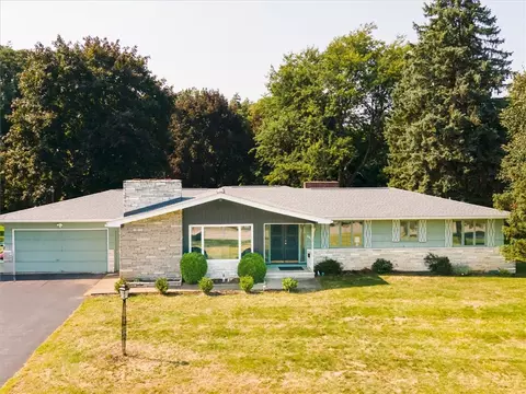 641 Thomas Ave, Irondequoit, NY 14617 photo 3