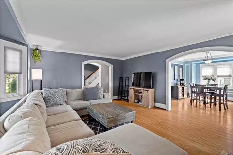 345 Hurstbourne Rd, Irondequoit, NY 14609 photo 9
