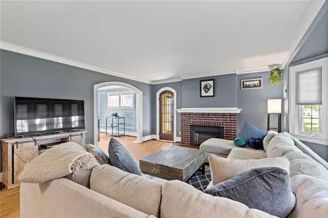 345 Hurstbourne Rd, Irondequoit, NY 14609 photo 7