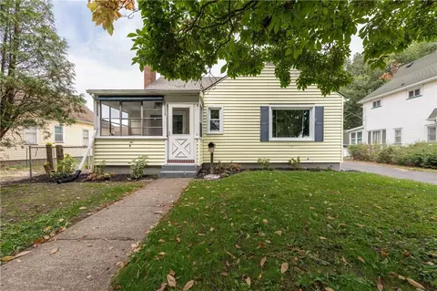 322 Long Acre Rd, Irondequoit, NY 14617