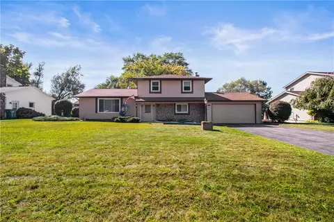 211 Sherri Ann Ln, Greece, NY 14626