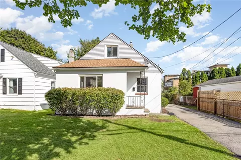 74 Rosemount St, Rochester, NY 14620