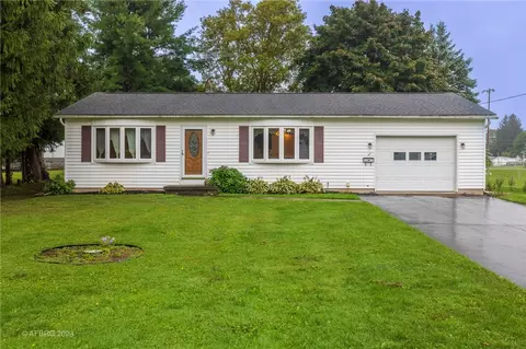 29 Broadway St, Oakfield, NY 14125