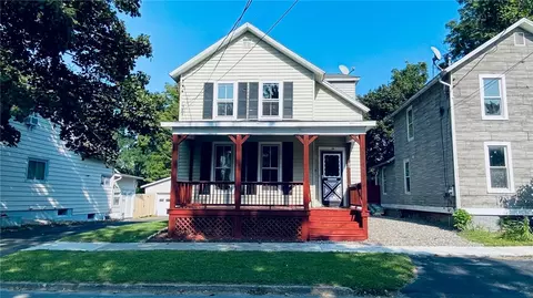 39 Grove St, Geneva, NY 14456