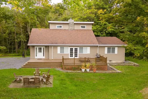 542 Oak Ridge Rd, Middletown, NY 12430