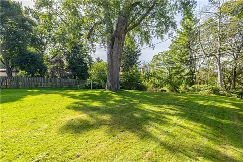 111 Sagamore Dr, Irondequoit, NY 14617 photo 33