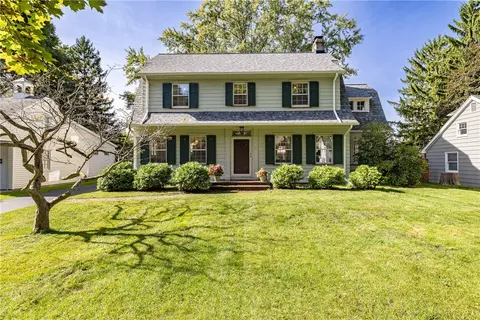111 Sagamore Dr, Irondequoit, NY 14617 photo 2