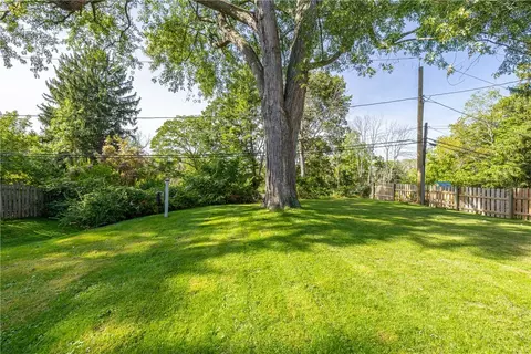 111 Sagamore Dr, Irondequoit, NY 14617 photo 32