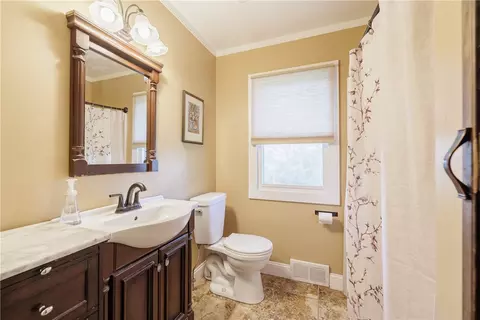 111 Sagamore Dr, Irondequoit, NY 14617 photo 19