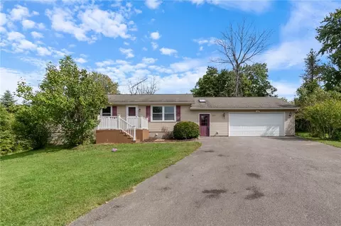 271 Country Cir, Macedon, NY 14502
