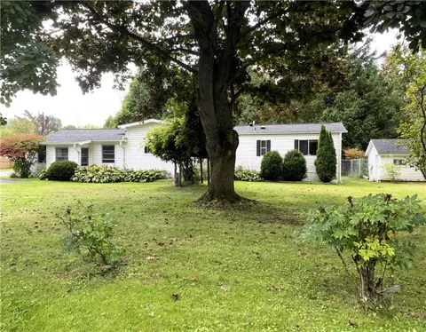 16206 E Lee Rd, Holley, NY 14470