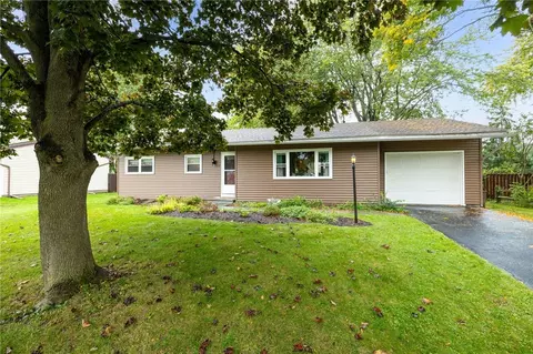 112 Clooney Dr, Henrietta, NY 14467