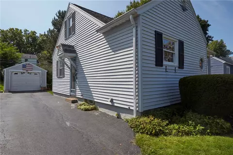 355 Spencer Rd, Irondequoit, NY 14609 photo 3