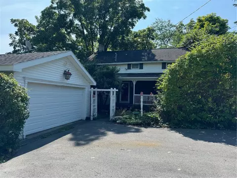 3499 Gates Rd, Seneca, NY 14456