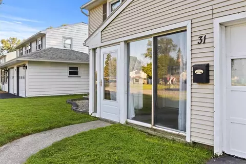31 Norcrest Dr, Irondequoit, NY 14617 photo 3