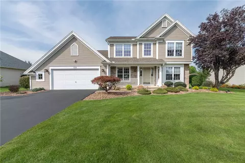 132 Red Spruce Ln, Greece, NY 14616