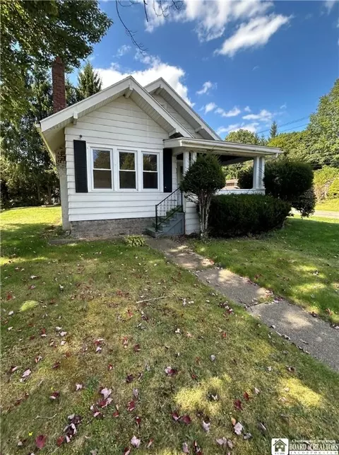 137 Niagara Ave, Jamestown, NY 14701