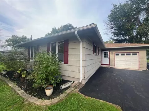85 Campus Dr, Rochester, NY 14623