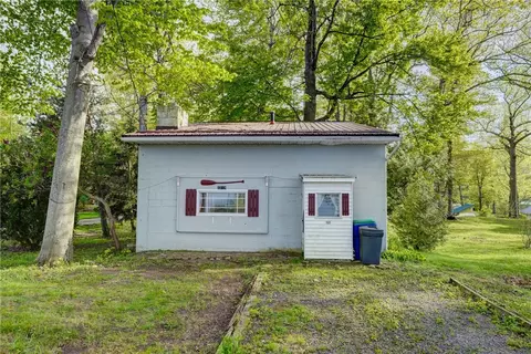 13354 Lakeside Park Rd, Carlton, NY 14571