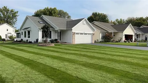 24 Wind Way Cir, Ogden, NY 14624