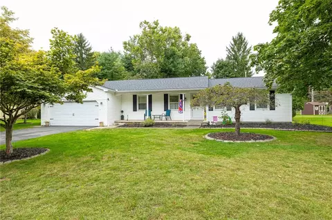 55 Sunset Trl, Perinton, NY 14450