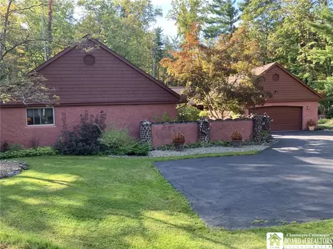 1581 Trask Rd, Busti, NY 14701