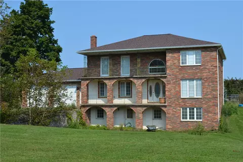 8209 E Main Rd, Le Roy, NY 14482