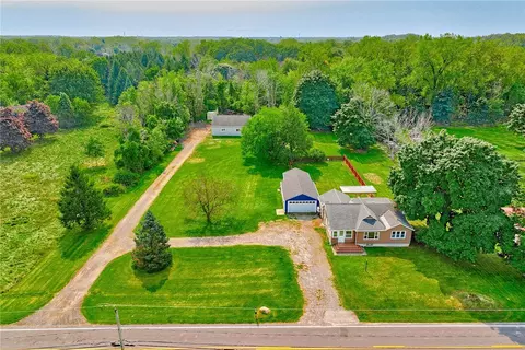 1739 Woodard Rd, Webster, NY 14580