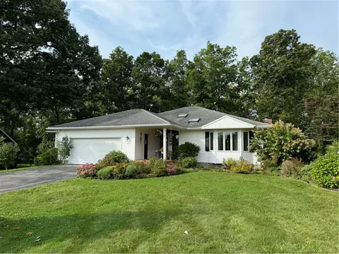 10 Orchard Park Dr, Geneva, NY 14456