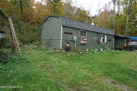 164 Dragoo Rd, Maryland, NY 12155