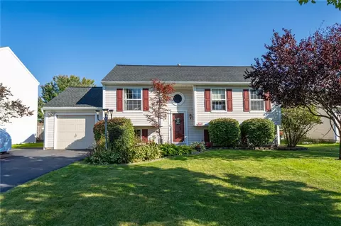 11 Cornflower Dr, Chili, NY 14514