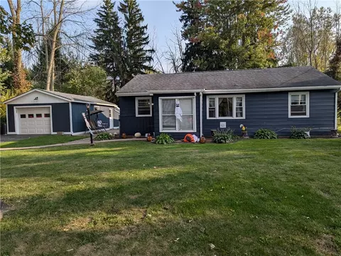 12392 Million Dollar Hwy, Ridgeway, NY 14103