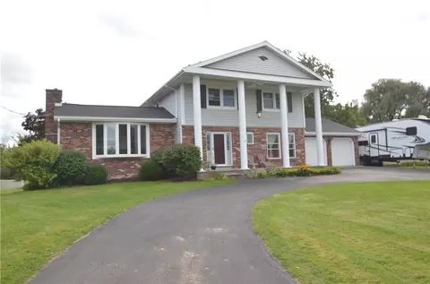 61 Ogden Center Rd, Ogden, NY 14559