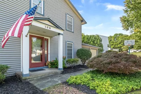 108 S Ridge Trl, Perinton, NY 14450
