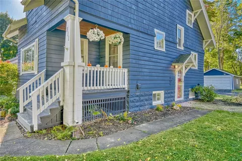 811 Penfield Rd, Rochester, NY 14625